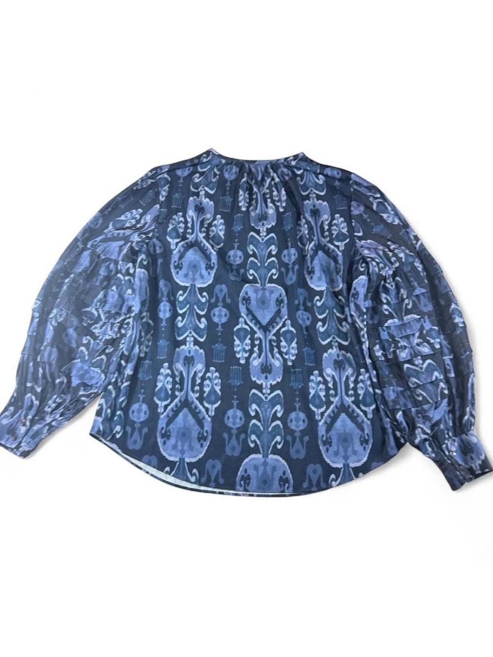 Chicos Ikat Shirt Women’s US 6 Indigo Blue Boho Peasant Pleated Bishop Sleeves - Picture 2 of 7